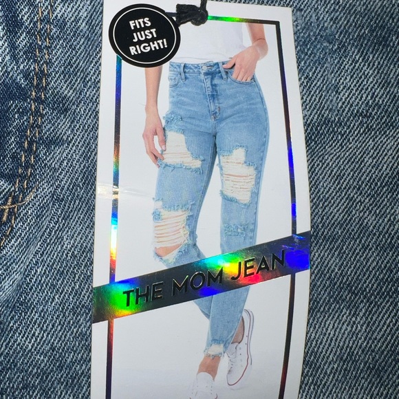 Tinseltown Mom Jeans - Picture 4 of 6